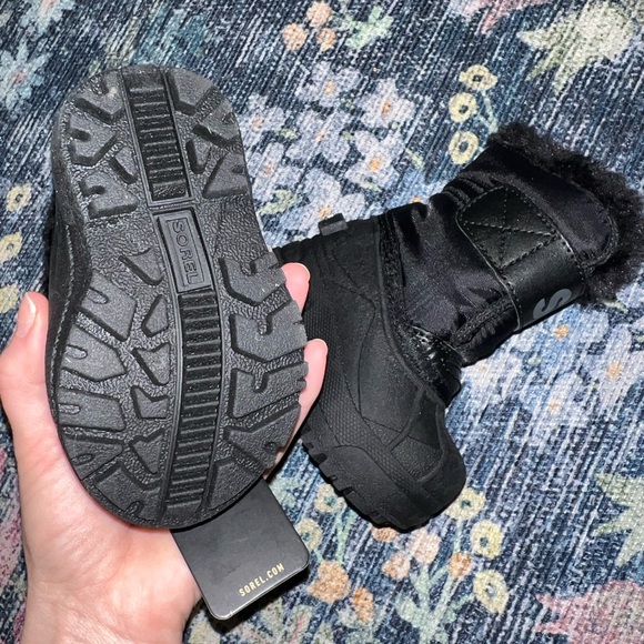 Sorel Black Winter commander Boots - Picture 6 of 10